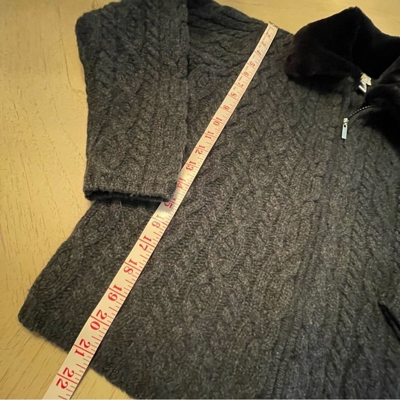 Talbots lambswool Sweater Jacket Gray Faux Fur Collar XS Petite Shacket vintage - Picture 9 of 10